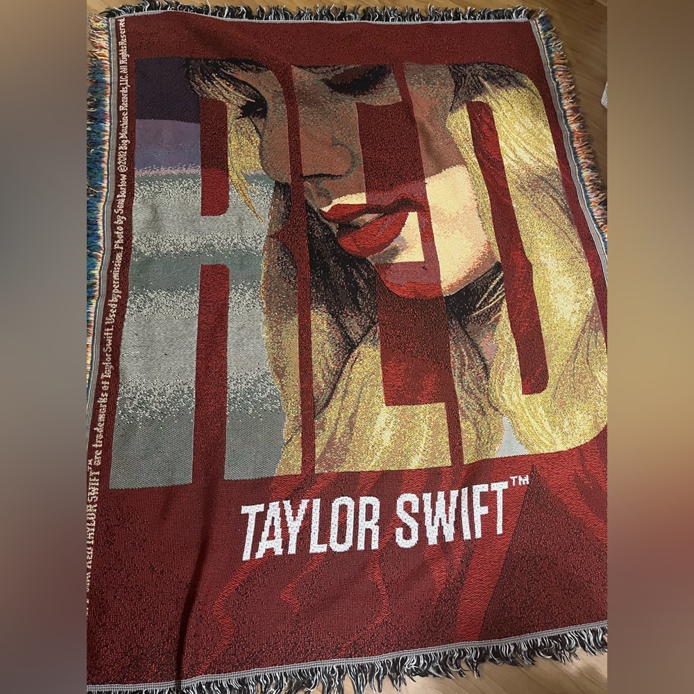 Taylor Swift Red Deluxe Blanket